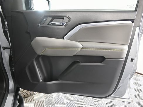 Used 2024 Chevrolet Colorado ZR2 w/ Technology Package image 13