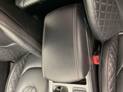 Used 2024 Ford Edge Titanium image 10