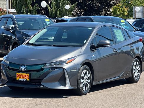 Used 2018 Toyota Prius Prime Premium image 8