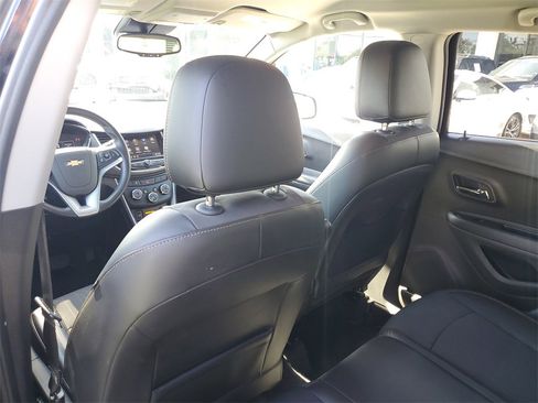 Used 2020 Chevrolet Trax LT w/ Driver Confidence Package image 11