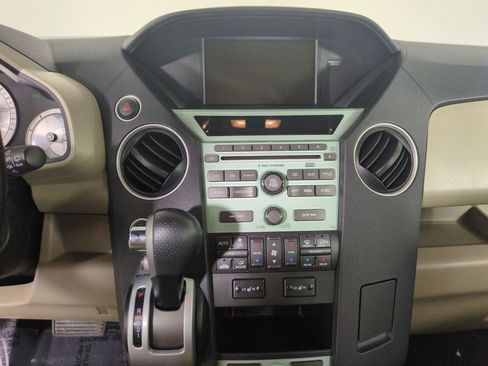 Used 2010 Honda Pilot Touring image 18