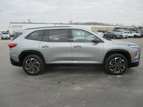 Certified 2025 Buick Enclave Sport Touring w/ Power Package image 4