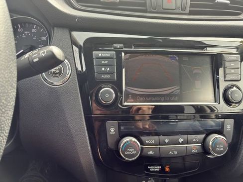 Used 2019 Nissan Rogue SL image 16