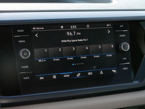 Certified 2022 Volkswagen Taos SE image 22