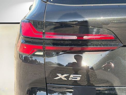 Used 2025 BMW X5 xDrive40i AWD/4WD image 10