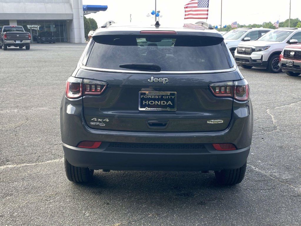 Used 2024 Jeep Compass Latitude AWD/4WD image 4
