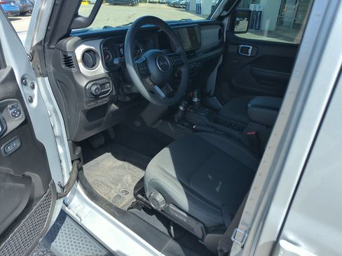 Used 2024 Jeep Wrangler Unlimited Sport AWD/4WD image 11