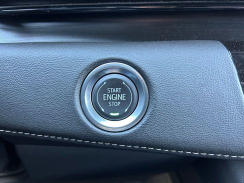 Used 2024 Cadillac Escalade ESV Premium Luxury image 34