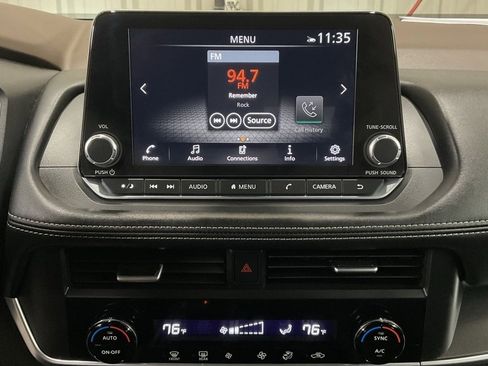 Used 2023 Nissan Rogue SV image 16