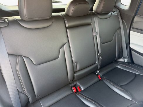 Certified 2024 Jeep Compass Limited image 16