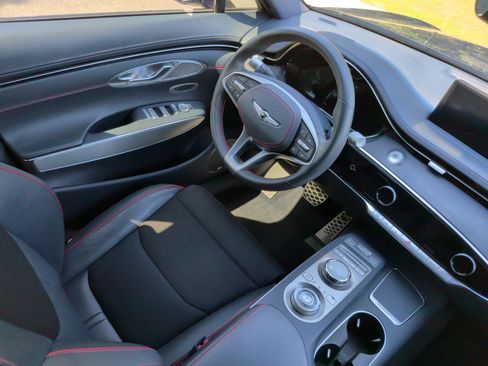 Used 2024 Genesis GV70 2.5T w/ Sport Prestige Package AWD/4WD image 35
