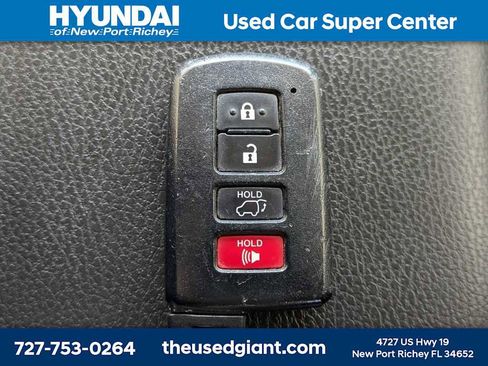 Used 2017 Toyota RAV4 XLE FWD image 34