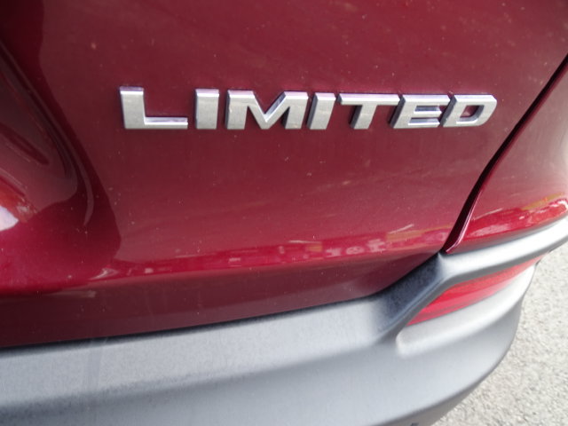 Used 2019 Jeep Cherokee Limited AWD/4WD image 27