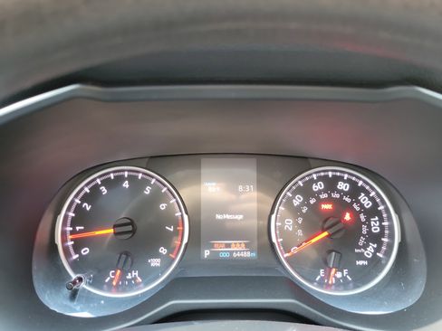 Used 2020 Toyota RAV4 LE FWD image 24