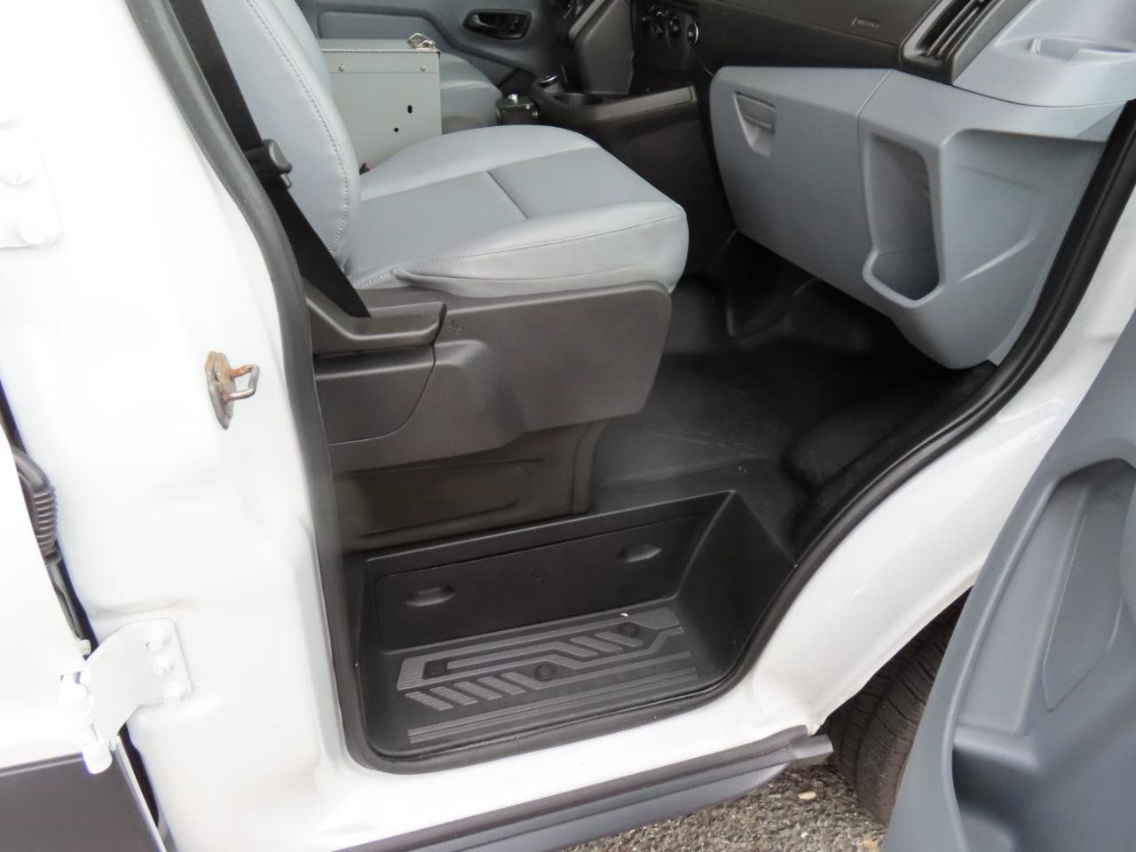Used 2017 Ford Transit 150 130 Low Roof RWD image 17