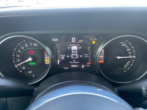 Used 2023 Jeep Wrangler Unlimited Sahara w/ Cold Weather Group AWD/4WD image 9