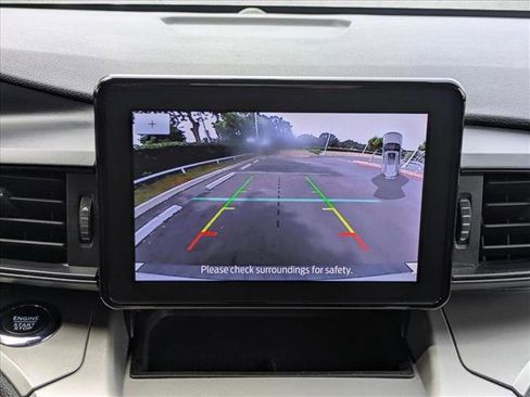 Used 2022 Ford Explorer XLT RWD image 14