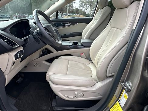 Used 2020 Lincoln Nautilus Reserve w/ Equipment Group 201A image 9