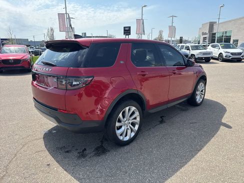 Used 2020 Land Rover Discovery Sport SE image 5
