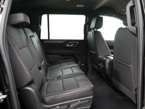 Used 2023 Chevrolet Suburban RST AWD/4WD image 12