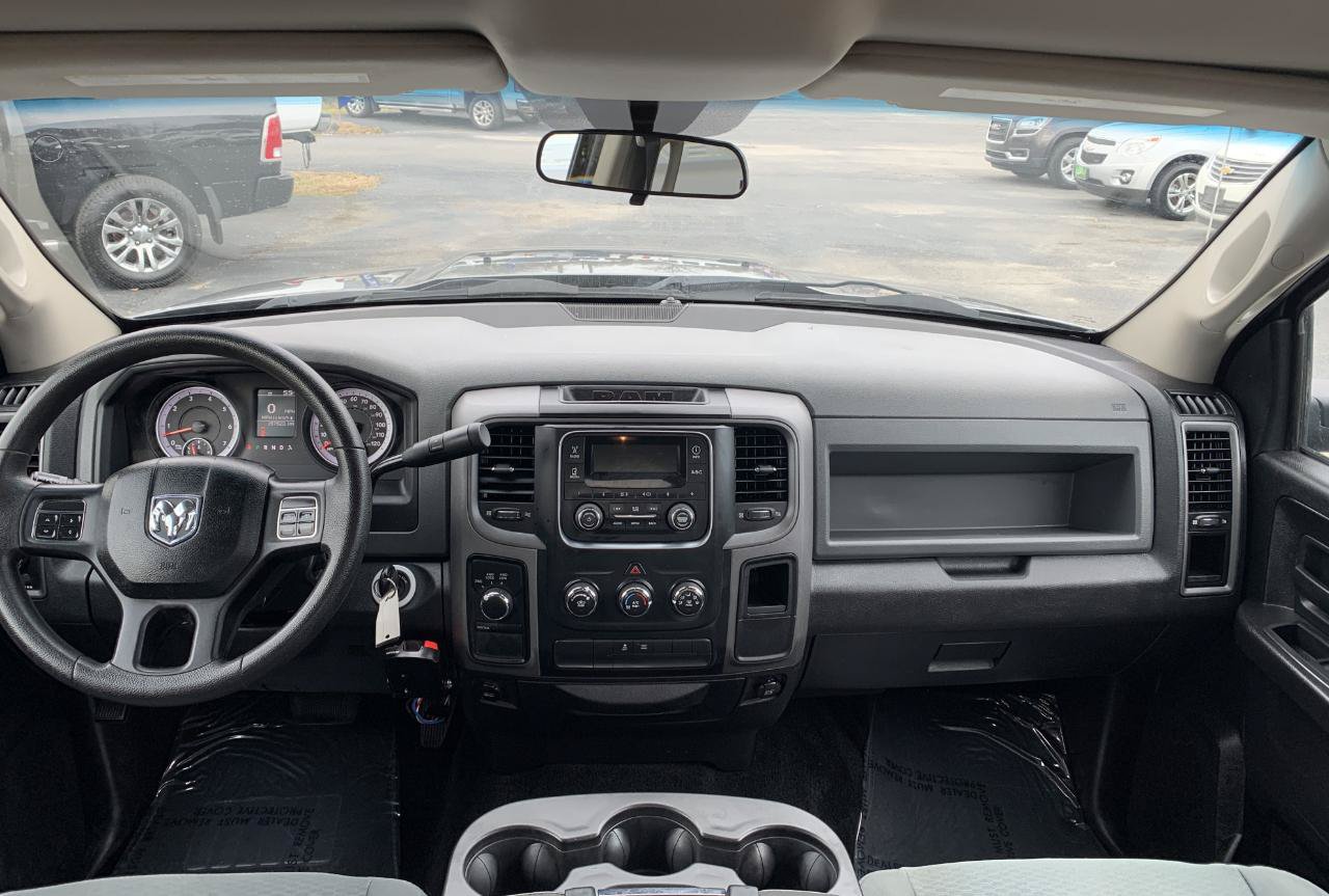 Used 2013 RAM 1500 Express AWD/4WD image 32