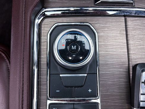 Used 2024 Ford Expedition Limited AWD/4WD image 27