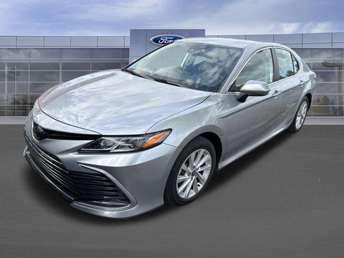 Used 2024 Toyota Camry LE image 10