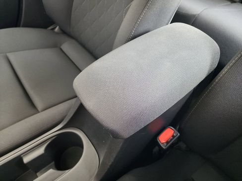 Used 2025 Toyota Corolla LE FWD image 32