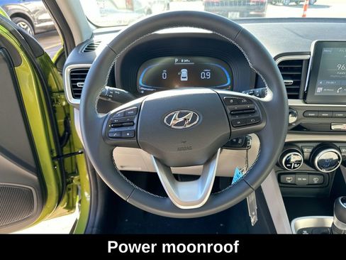 Used 2023 Hyundai Venue SEL image 9