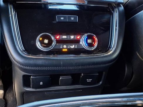 Used 2019 Lincoln Navigator Reserve image 12