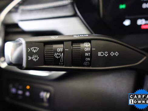 Used 2025 GMC Acadia Elevation image 30