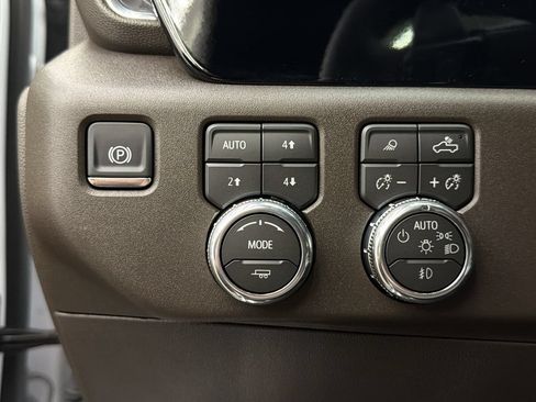 Used 2026 GMC Sierra 1500 SLT w/ SLT Premium Package AWD/4WD image 31