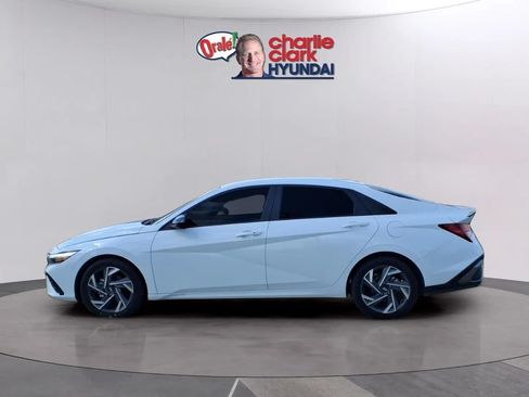 Used 2025 Hyundai Elantra Sport w/ Cargo Package FWD image 2