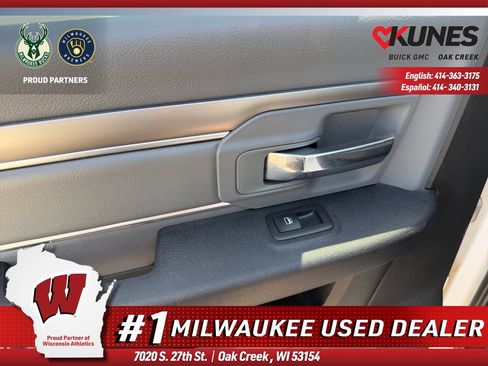 Used 2022 RAM 1500 Classic SLT AWD/4WD image 11