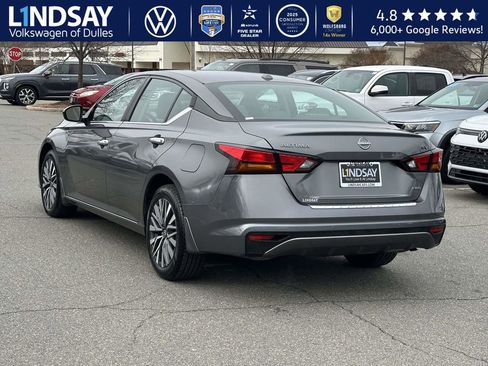 Used 2023 Nissan Altima 2.5 SV image 4