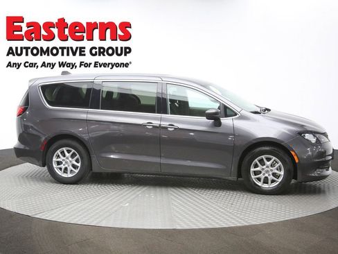 Used 2023 Chrysler Voyager LX image 45