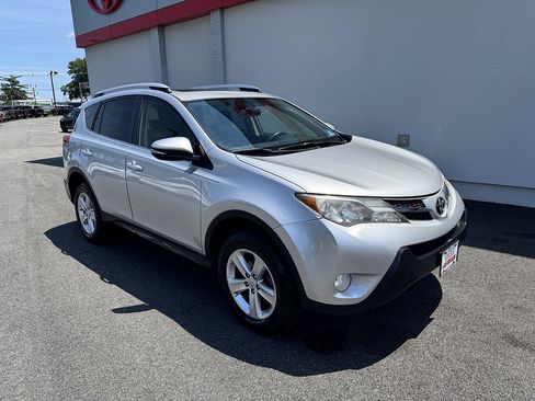 Used 2013 Toyota RAV4 XLE AWD/4WD image 4