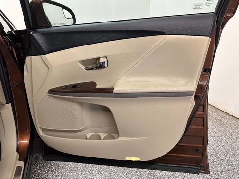 Used 2013 Toyota Venza XLE image 22