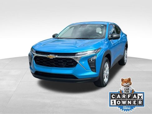 Used 2025 Chevrolet Trax LS image 8