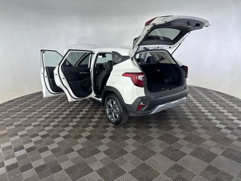 Certified 2026 Kia Seltos LX AWD/4WD image 18