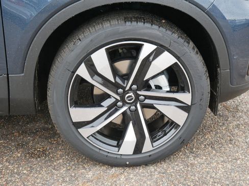 New 2026 Volvo XC40 B5 Ultra w/ Climate Package image 4