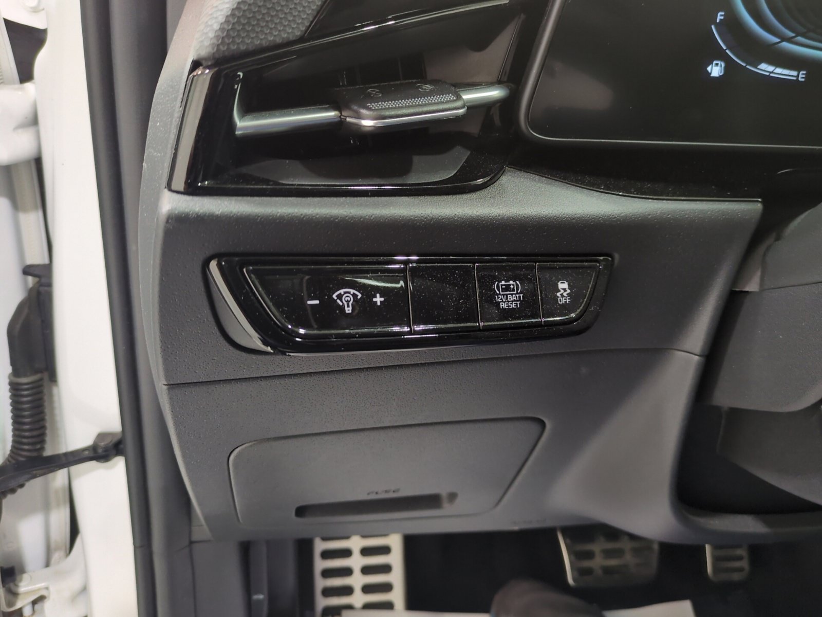 Certified 2024 Kia Niro EX Touring FWD image 18