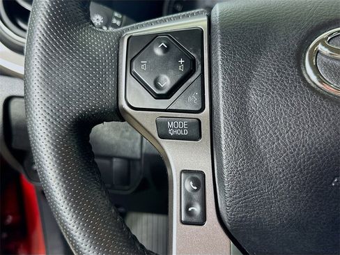 Used 2022 Toyota Tacoma SR5 w/ Technology Package image 16