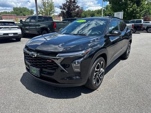 Certified 2024 Chevrolet Trax RS w/ Driver Confidence Package FWD image 1