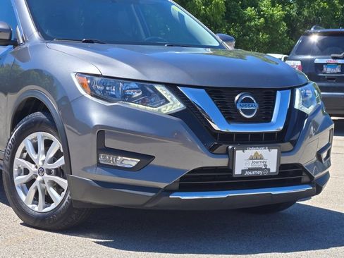 Used 2018 Nissan Rogue SV FWD image 2