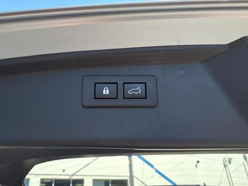 Used 2022 Subaru Outback Premium AWD/4WD image 6
