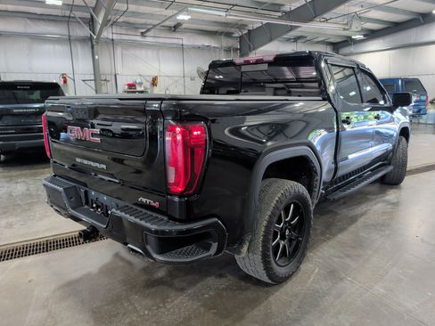 Used 2021 GMC Sierra 1500 AT4 w/ AT4 Premium Package AWD/4WD image 3