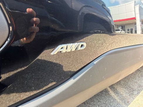 Used 2025 Toyota RAV4 LE AWD/4WD image 10
