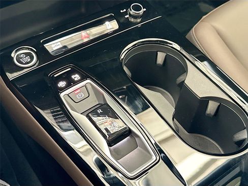 Certified 2025 Audi A6 e-tron Premium w/ Ultra Package RWD image 17