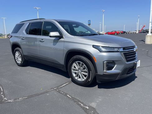 Used 2023 Chevrolet Traverse LT AWD/4WD image 7